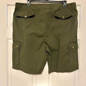 🆕 New Listing! Old Navy Dark Green Cargo Shorts
